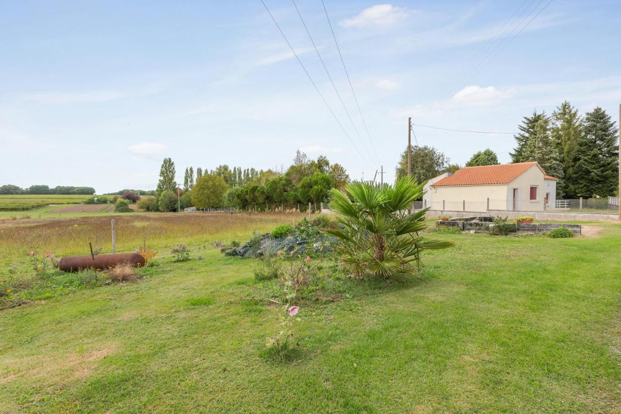 Appartement Accueillant A Mortagne Sur Gironde 45 M² Terrasse Exterior photo